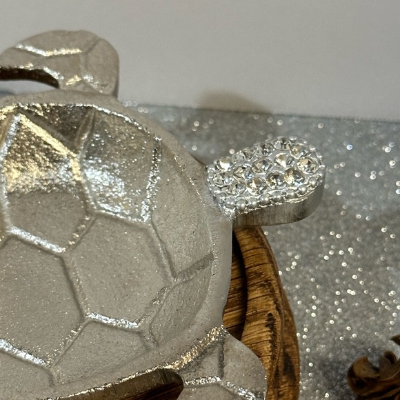 CRYSTAL HEAD TURTLE TEALIGHT HOLDER. SCENT UNLEASHED LLC - Picture 4 of 7